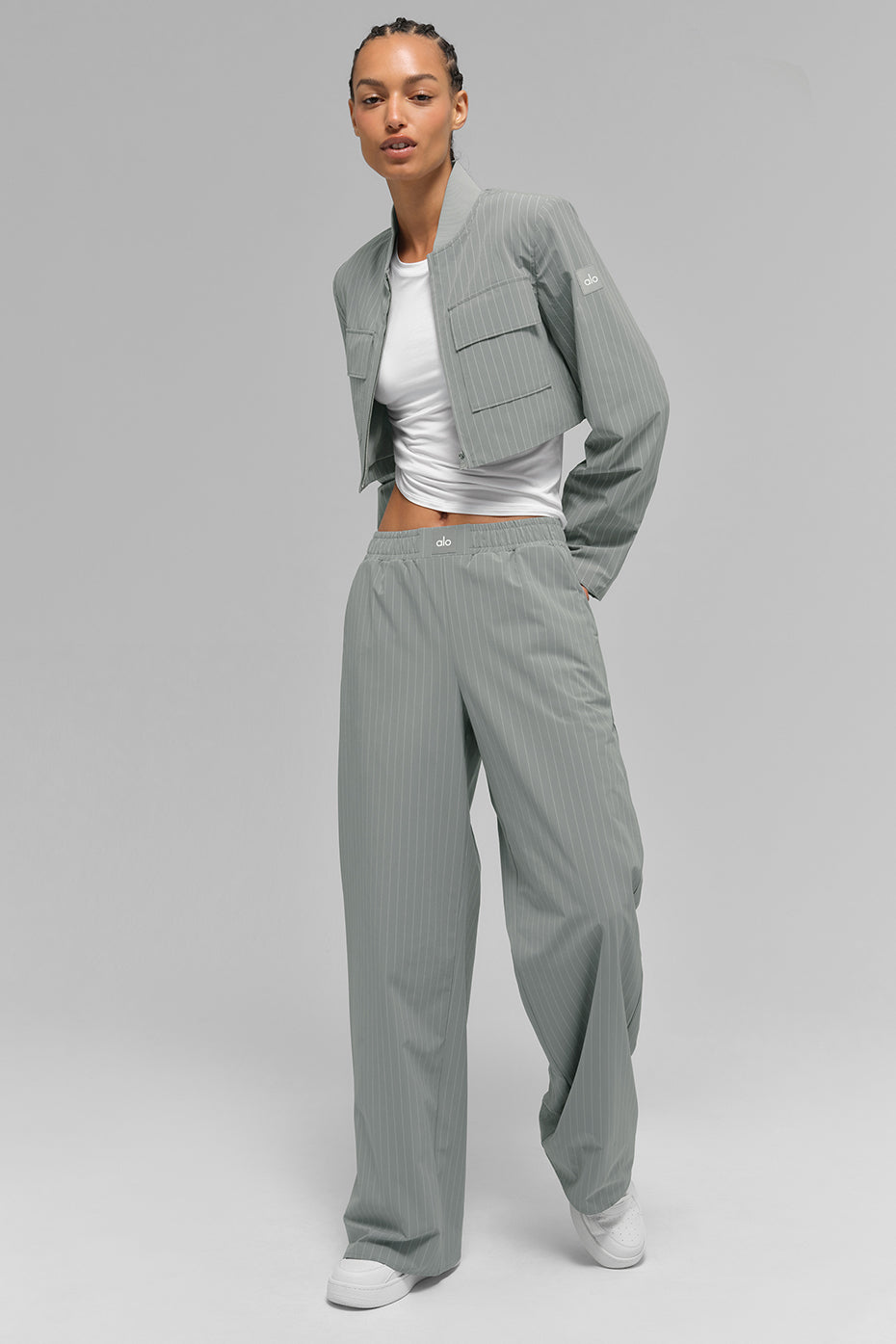 Veste courte à rayures fines avec fermeture éclair intégrale "RUPTURE DE STOCK"